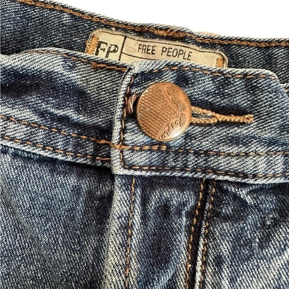 Free People 100% Cotton Button Fly Distressed Jeans Short Pants Size 27 - Picture 10 of 16